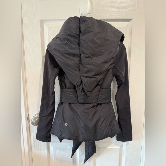 Lululemon Down To The Studio Jacket
Black / Reversible Slub Black Vintage Size 4 - Picture 8 of 16
